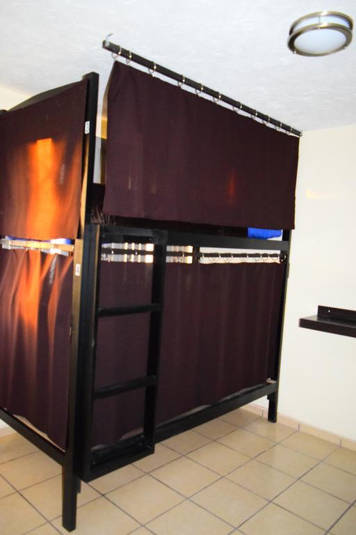 Hostal Yapa Leon Ngoại thất bức ảnh