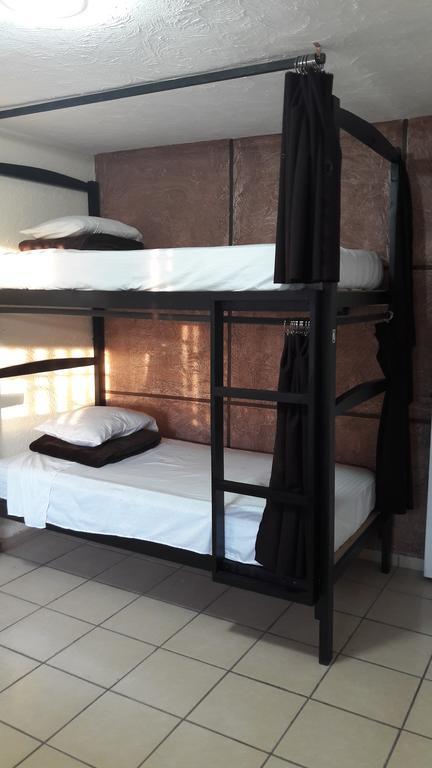 Hostal Yapa Leon Ngoại thất bức ảnh