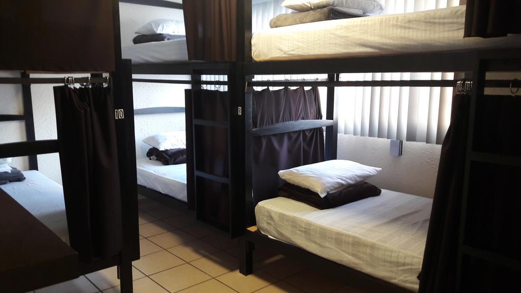 Hostal Yapa Leon Ngoại thất bức ảnh