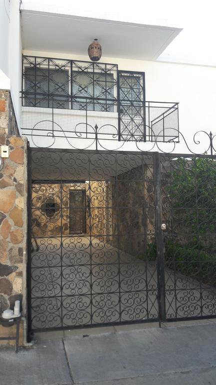 Hostal Yapa Leon Ngoại thất bức ảnh