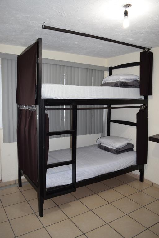 Hostal Yapa Leon Ngoại thất bức ảnh
