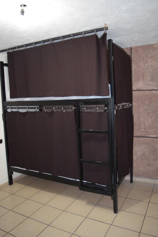 Hostal Yapa Leon Ngoại thất bức ảnh