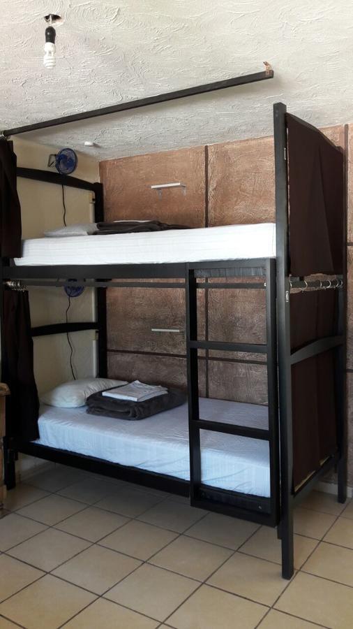 Hostal Yapa Leon Ngoại thất bức ảnh