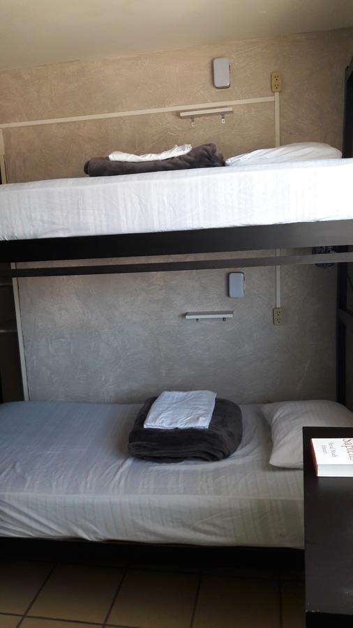 Hostal Yapa Leon Ngoại thất bức ảnh